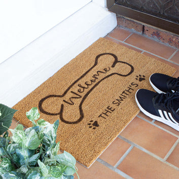 Personalised Family Name Doormat with a Bone [Smi]